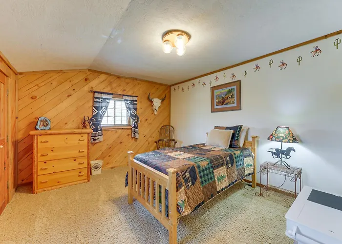 Stunning Mountain Views: Spacious In Dubois! *
