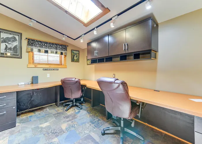 Stunning Mountain Views: Spacious In Dubois! Holiday home *