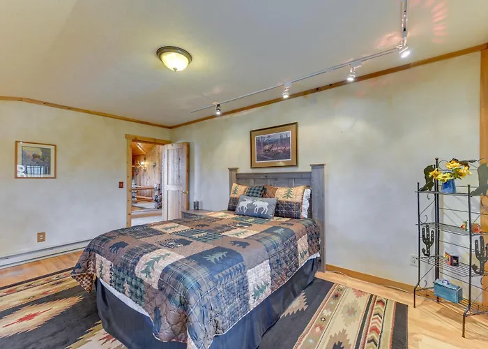 Stunning Mountain Views: Spacious In Dubois!